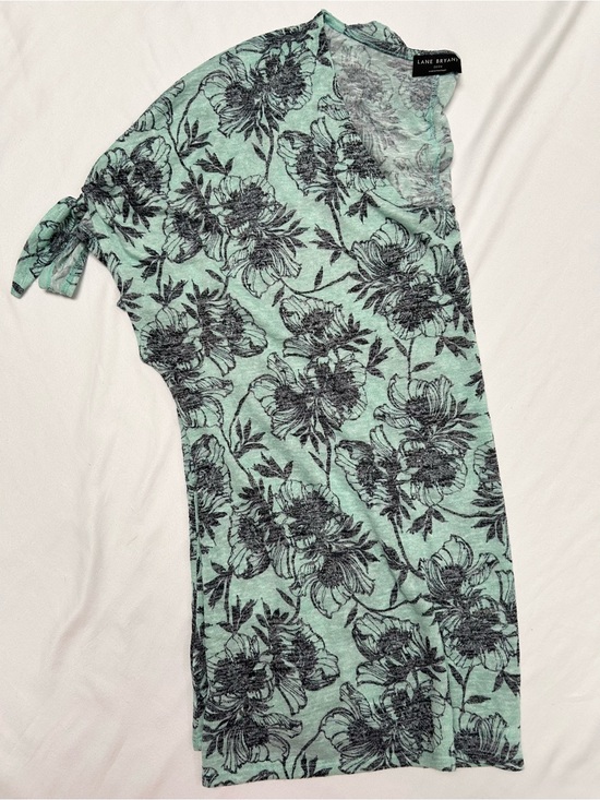 Lane Bryant Tops - LANE BRYANT MINT GREEN TIE SLEEVE TOP, SIZE 22/24, BLACK SKETCHED FLORAL PRINT